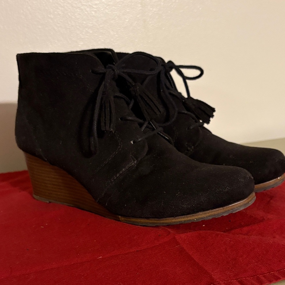 Dr. Scholl's Suede Wedge Boots